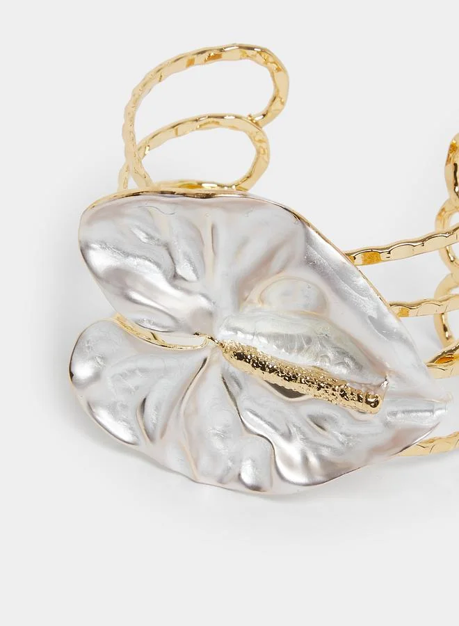 Styli Textured Leaf Cuff Bracelet